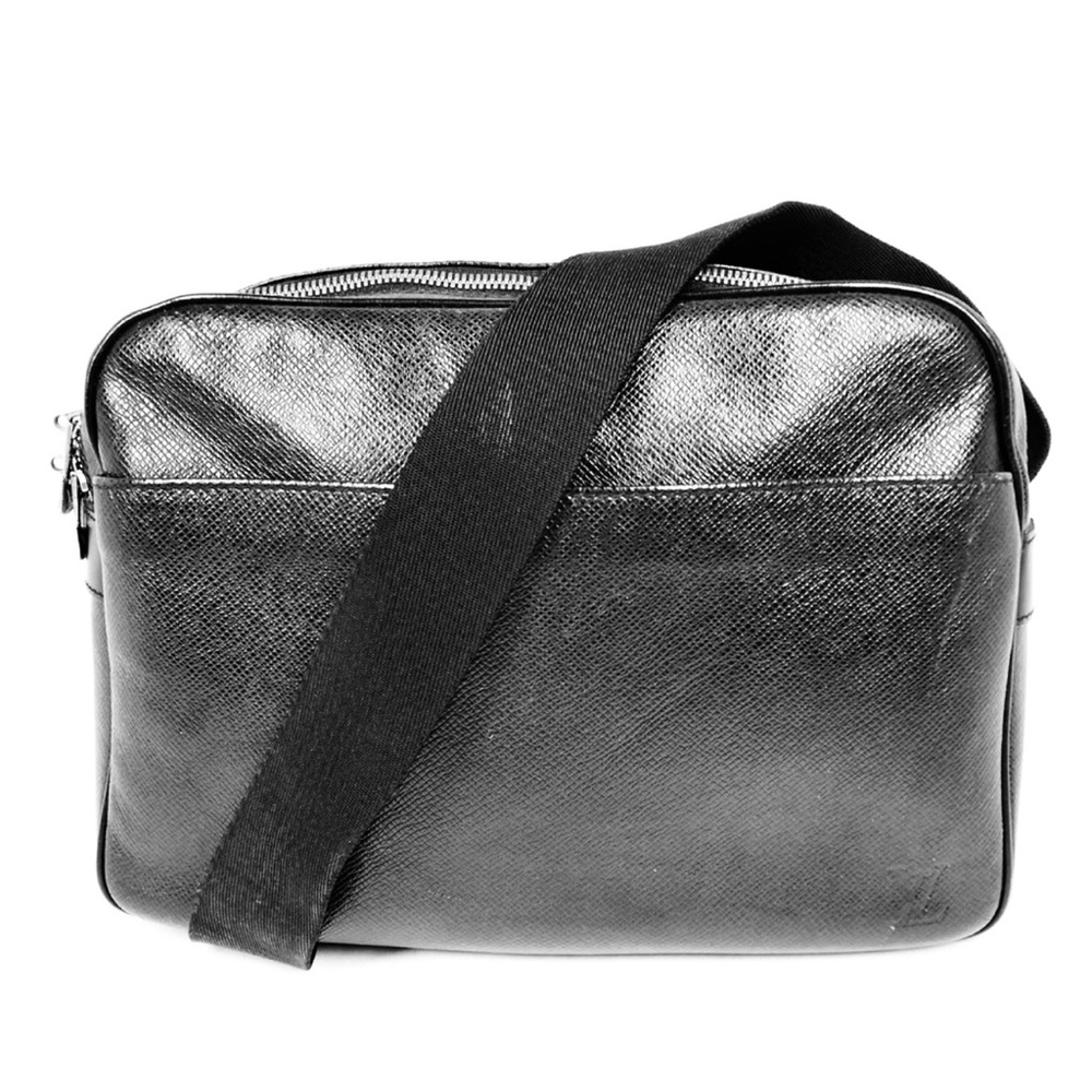 Louis Vuitton Black Taiga Leather Reporter Bag - Unisex